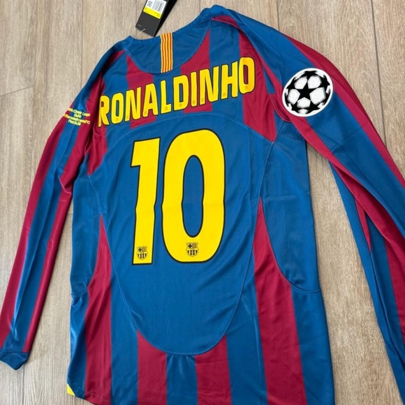 Jersey Soccer Version Retro Team Barcelona Ronaldinho#10 Long Sleeve - Picture 7 of 8